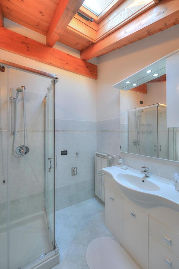 Albatros Apartment Тосколано Мадерно Екстериор снимка