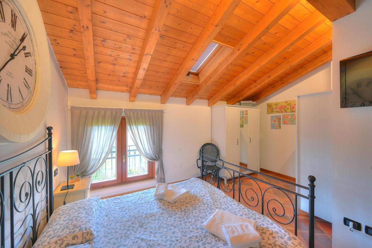 Albatros Apartment Тосколано Мадерно Екстериор снимка